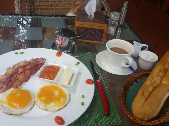 茶胶餐馆和美食-Le petit bistro de TAKEO