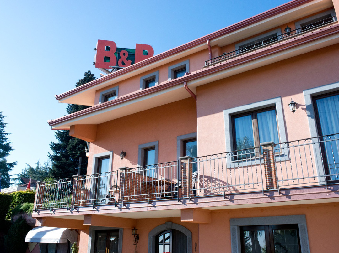 Zafferana Etnea酒店住宿-Villa Hirschen