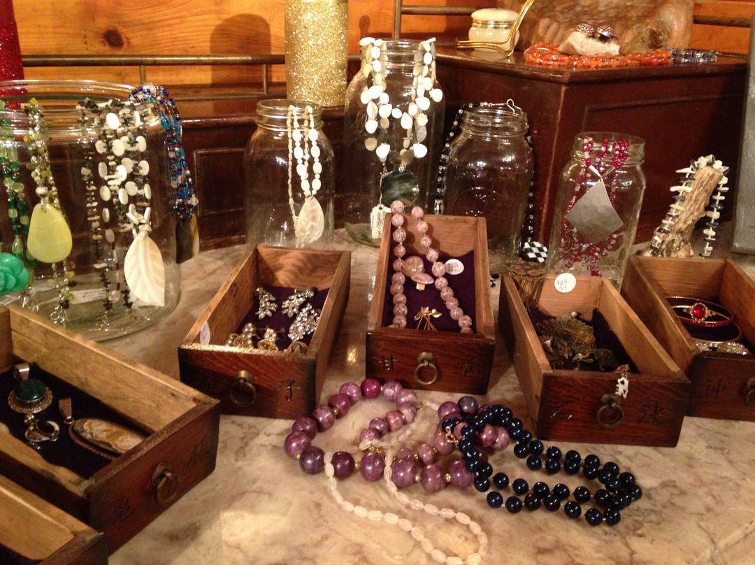 Stone Revival Gallery & Gift Shop-Stockbridge必去景点