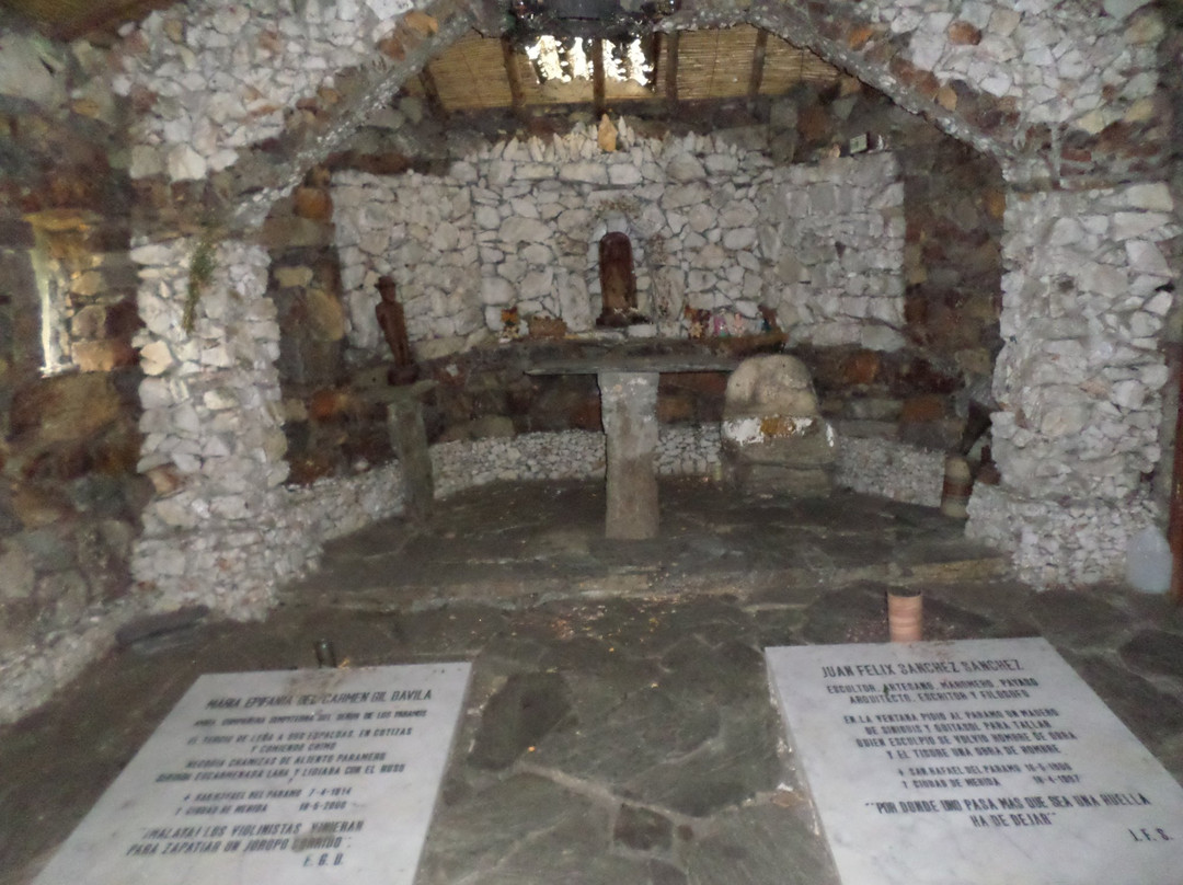 Capilla de Piedra de Juan Felix Sanchez景点图片
