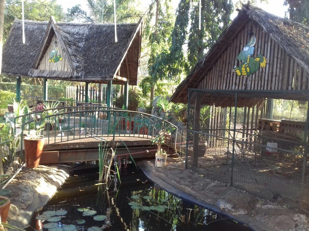 Dragonaires Restaurant & Hotel