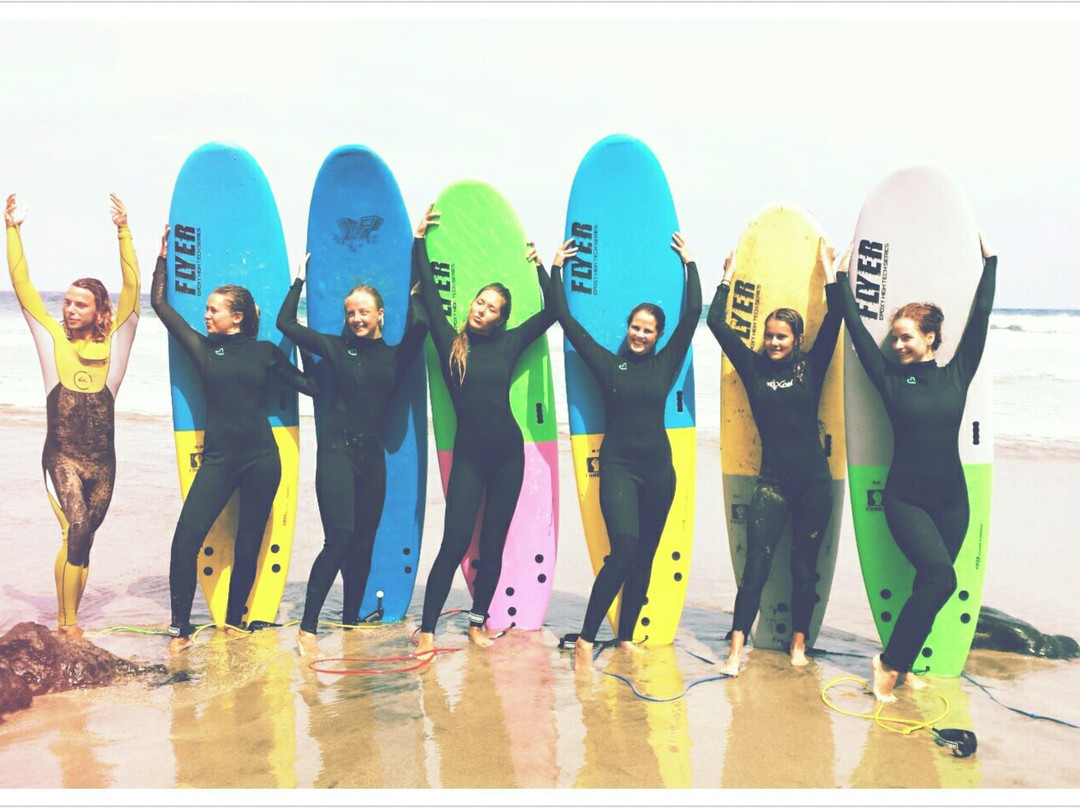 Waveguru Surfschool & Surfcamp景点图片