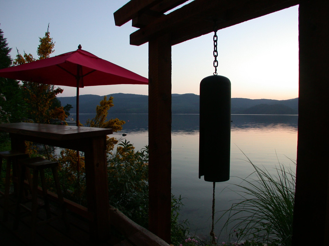 At the Waters Edge Spa-Sechelt必去景点
