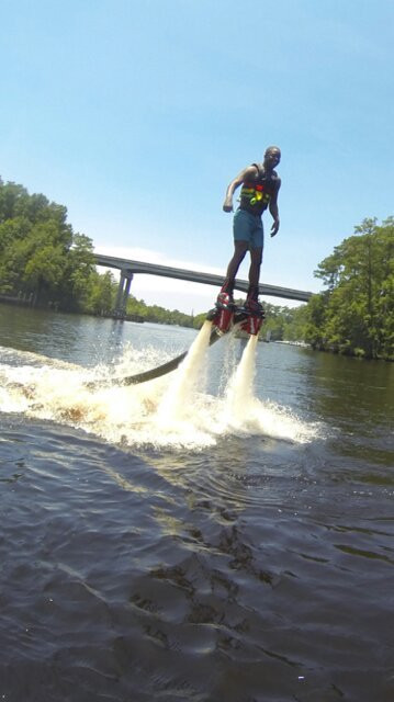 Lifted Flyboarding-美特尔海滩必去景点