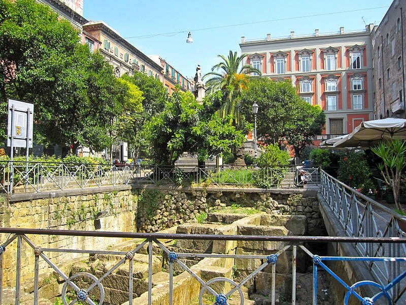 Piazza Bellini景点图片