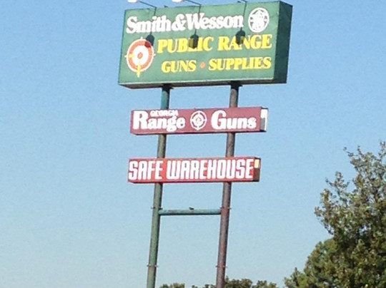 Range, Guns & Safes-Forest Park必去景点