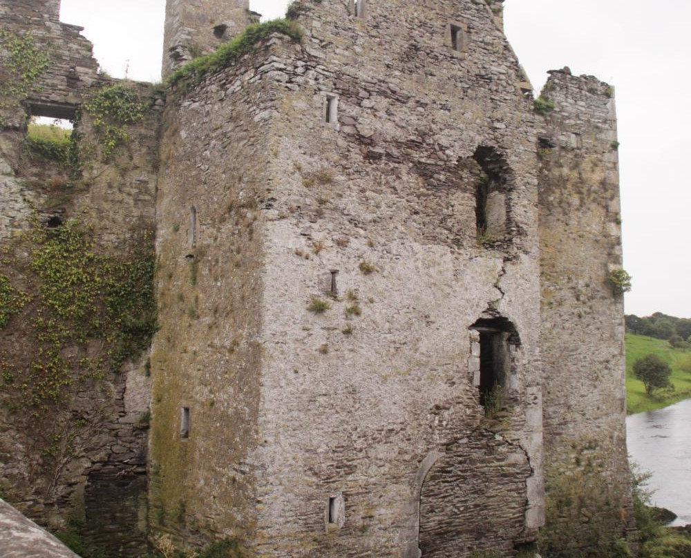 Carrigadrohid Castle景点图片