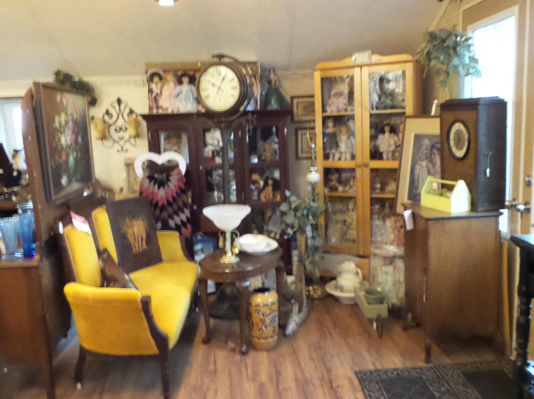 Gracie D's Antiques Collectibles & Giftware景点图片