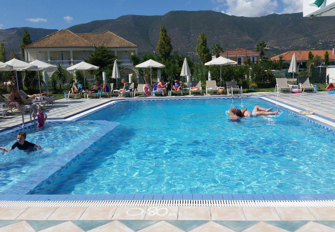 Bliss swimming pool and bar-Alykanas必去景点