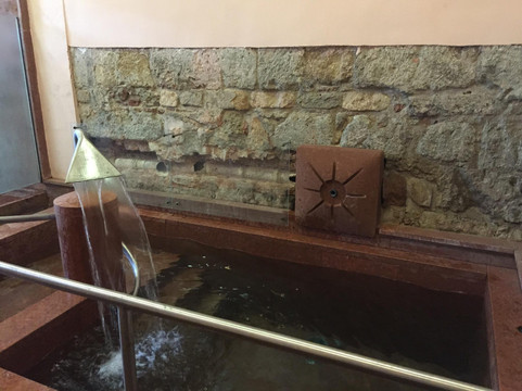 卢达温泉-布达佩斯必去景点