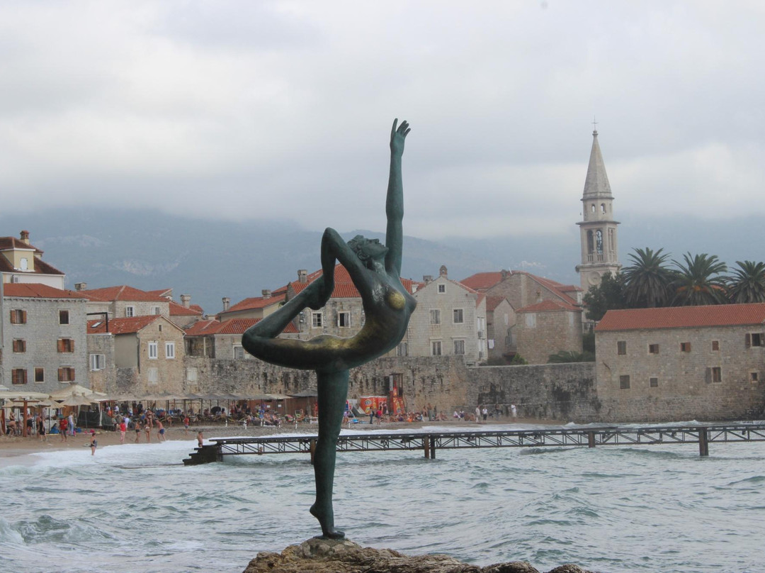 Budva Dancing girl-布德瓦必去景点