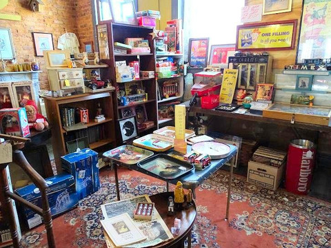 American Classic Antique Mall-穆尔斯维尔必去景点