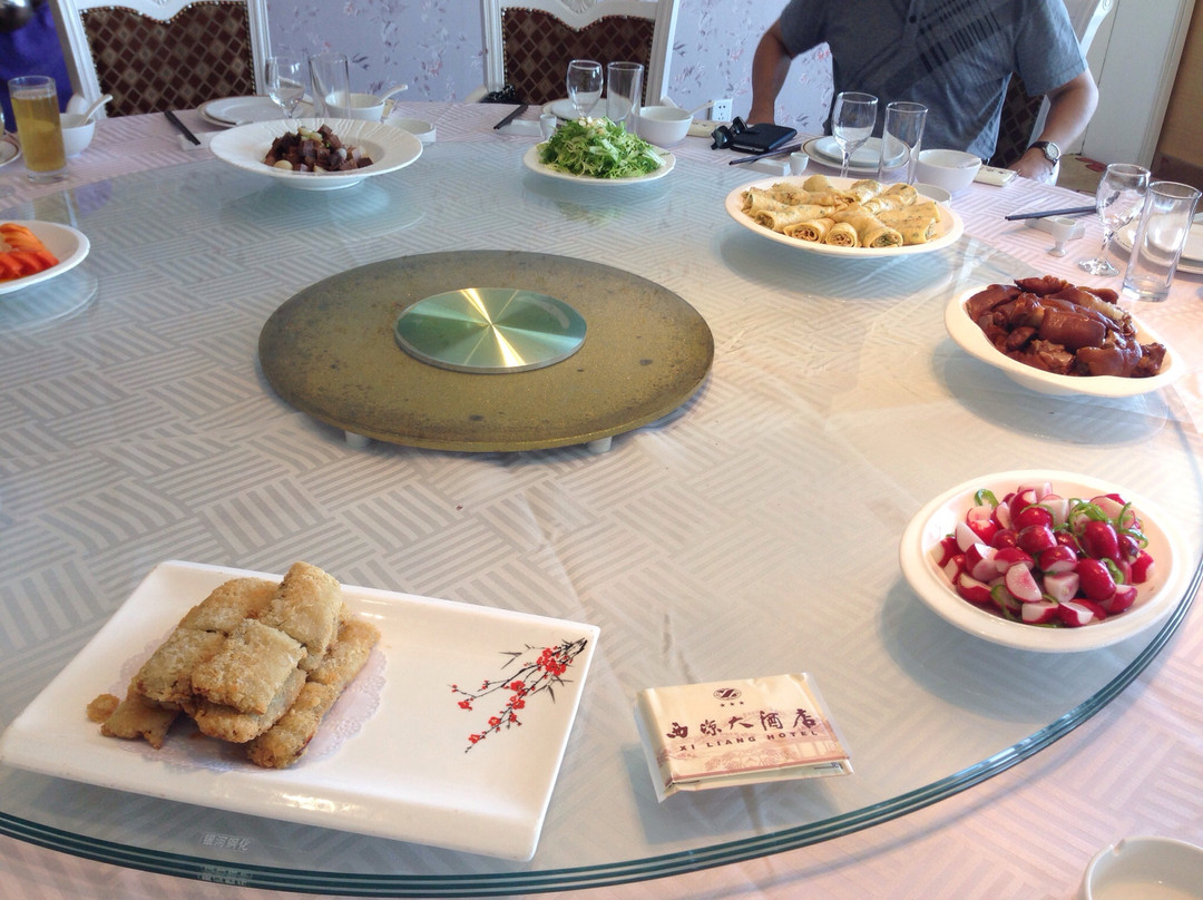 西凉大酒店主图