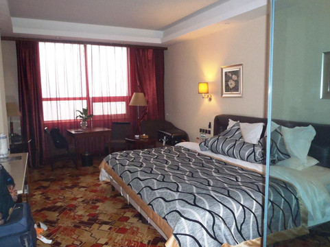 石家庄京州国际酒店（长安万达谈固地铁站店）主图