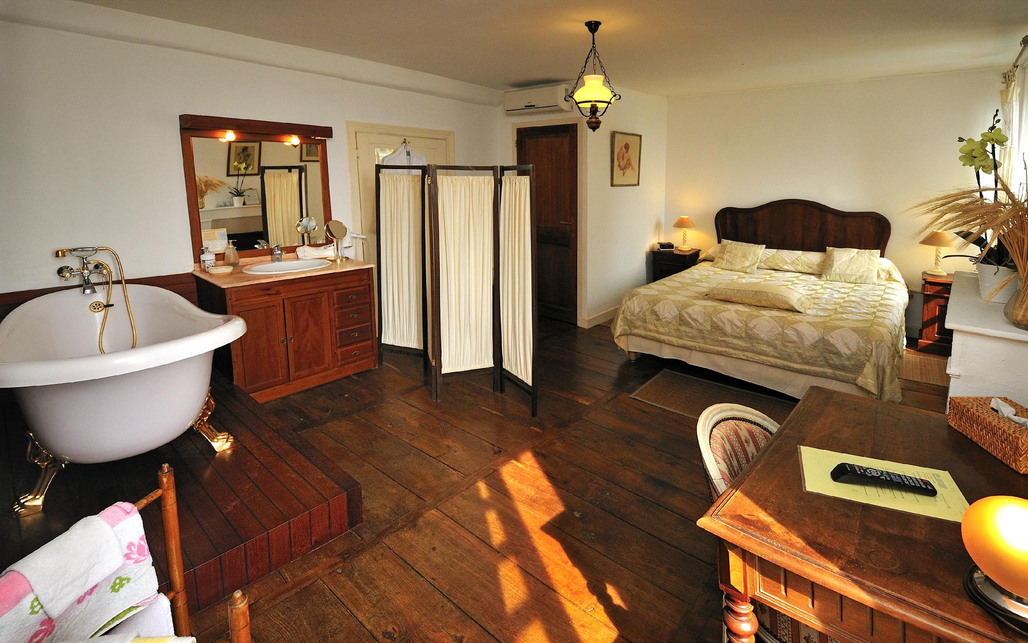 Hotel Le Saint Robert-官方