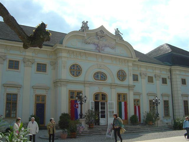 Schloss Halbturn-Halbturn必去景点