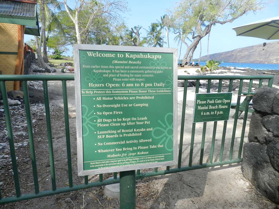 Manini Kapahukapu Beach景点图片