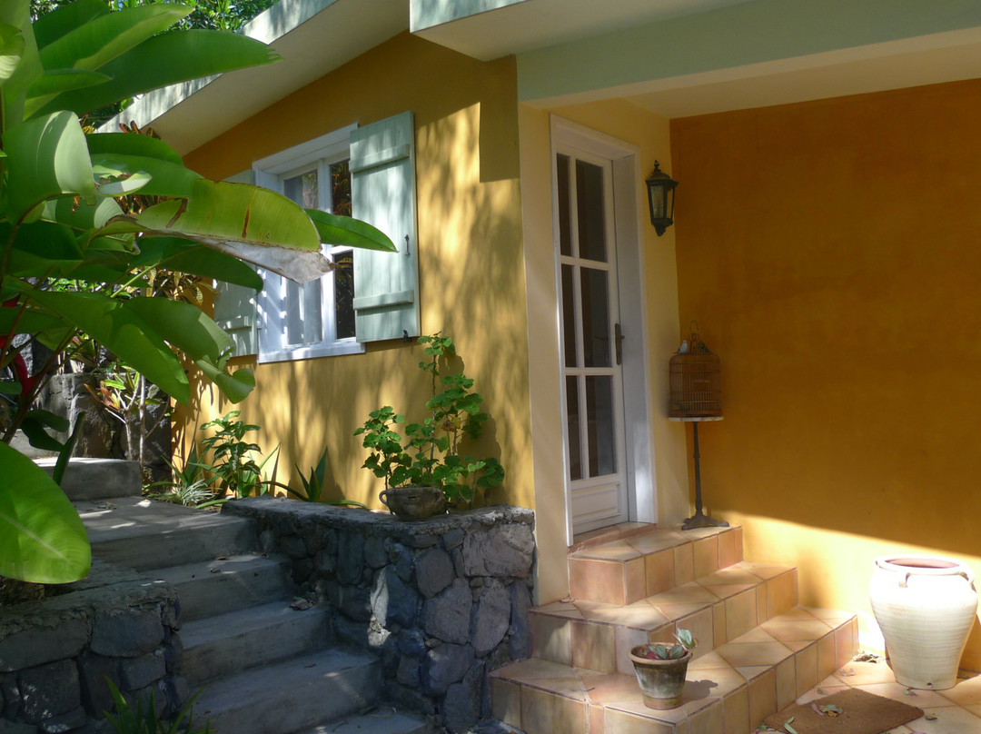 White Coconut Residence主图