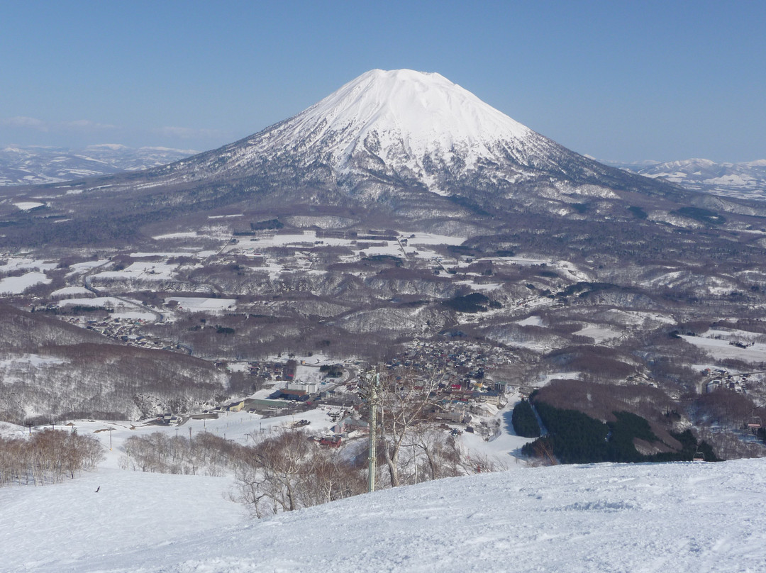 新雪谷村滑雪胜地景点图片