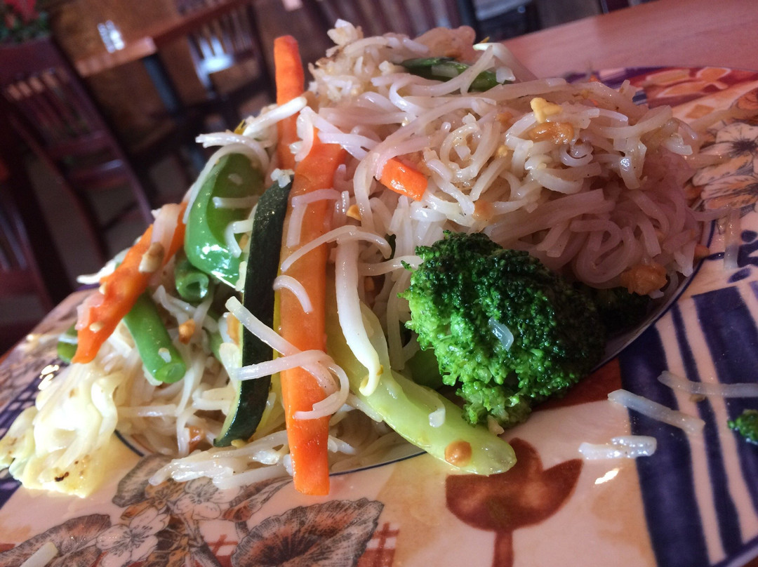 Stoughton餐馆和美食-Ruk Mae