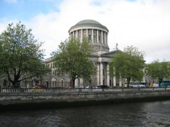 四法院-都柏林必去景点