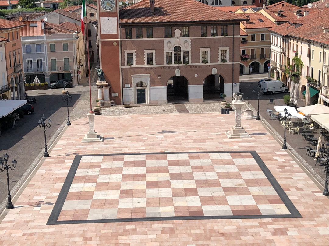 Piazza Castello O Piazza Degli Scacchi景点图片
