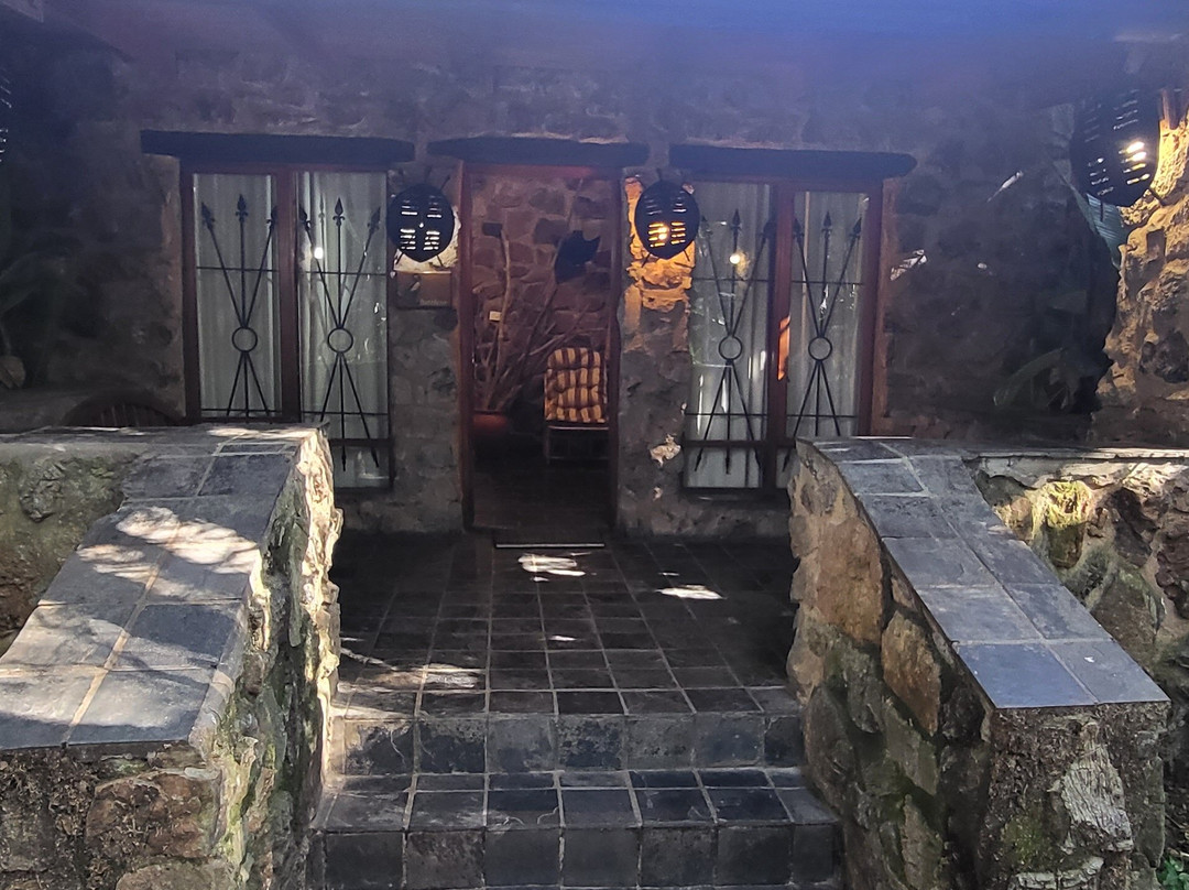 米斯泰山乡村酒店主图