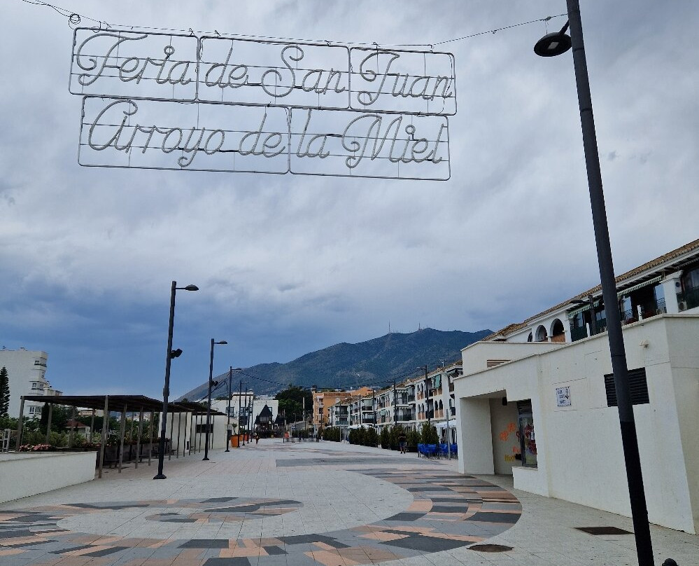 Plaza Adolfo Saurez景点图片