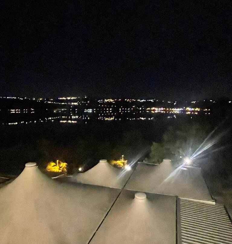 德洋杰利别墅酒店主图