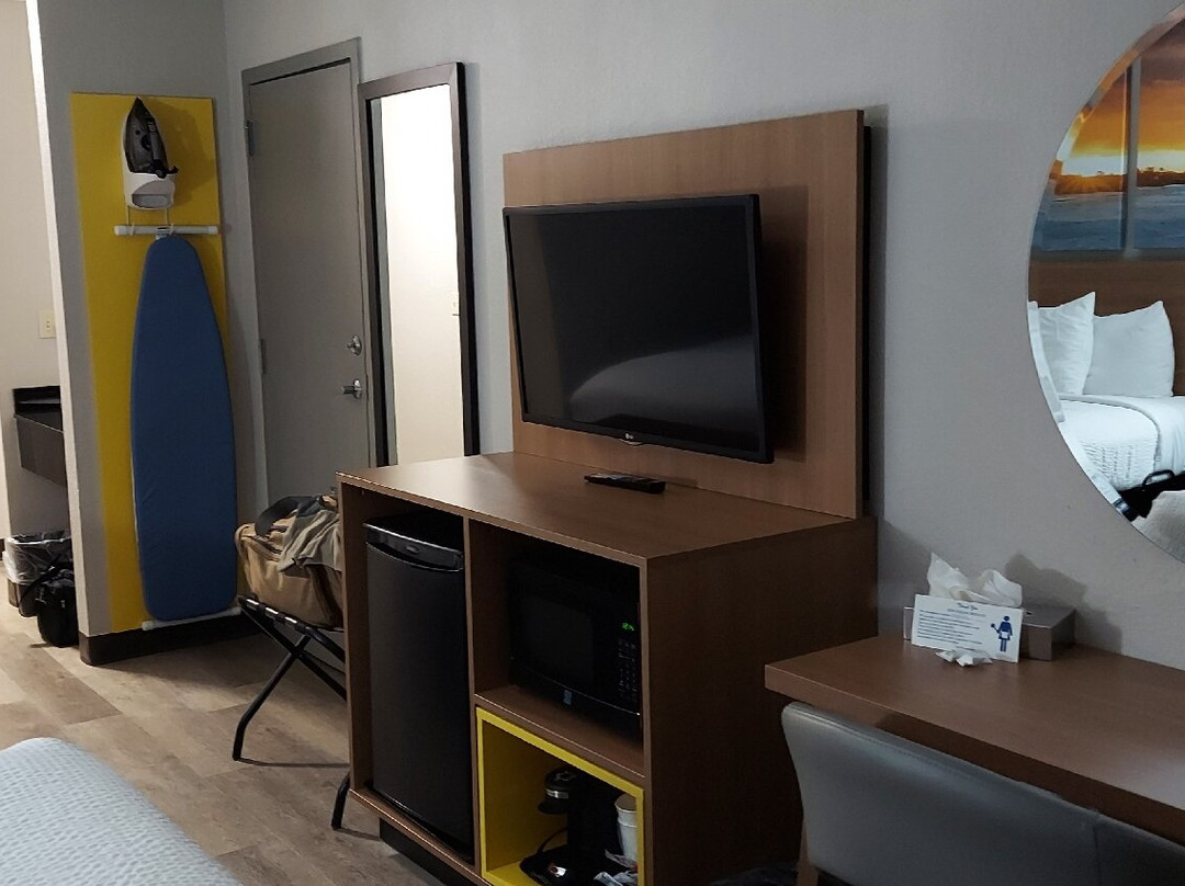 Days Inn & Suites by Wyndham Commerce主图