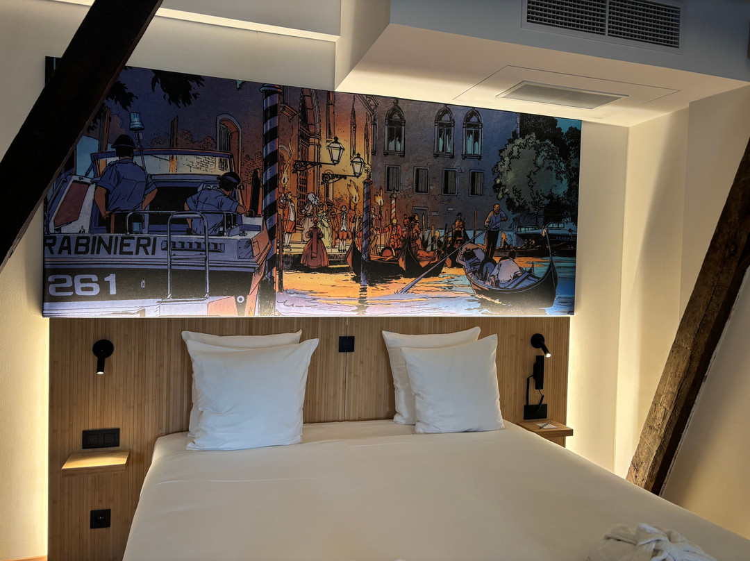 漫画艺术酒店主图