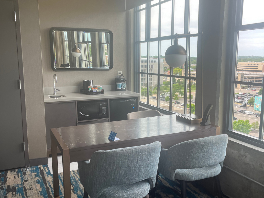 Embassy Suites Rockford Riverfront主图