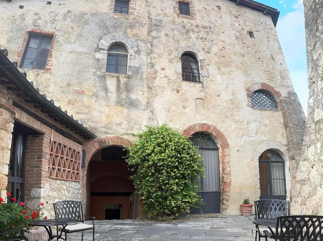 Castello del Poggiarello di Stigliano-Stigliano必去景点