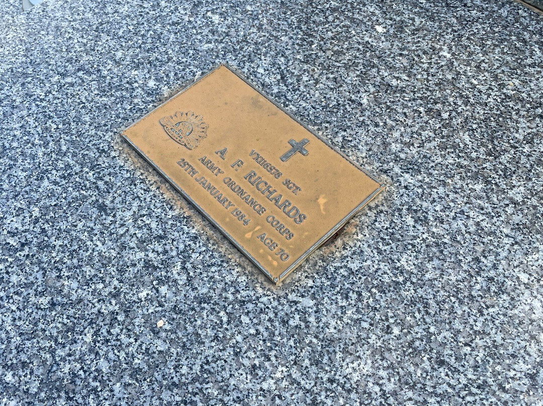 Rushworth Cemetery-拉什沃思必去景点