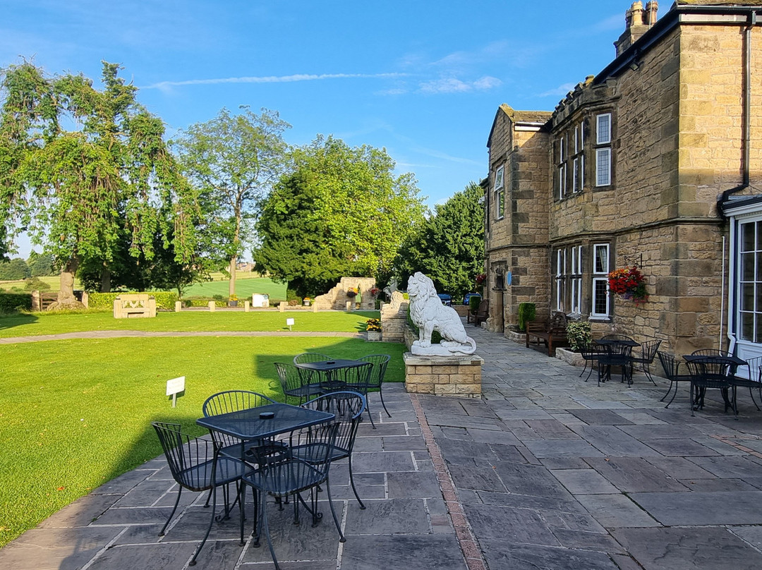 Rogerthorpe Manor Hotel主图