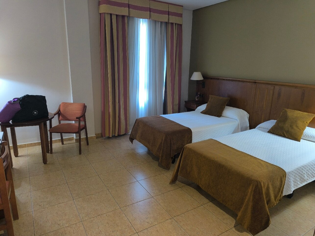 罗桑洛酒店主图