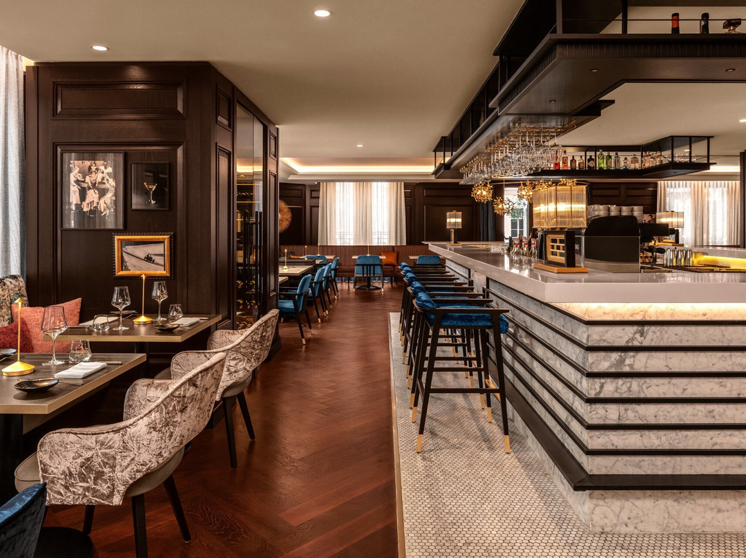 Émile Restaurant & Bar
