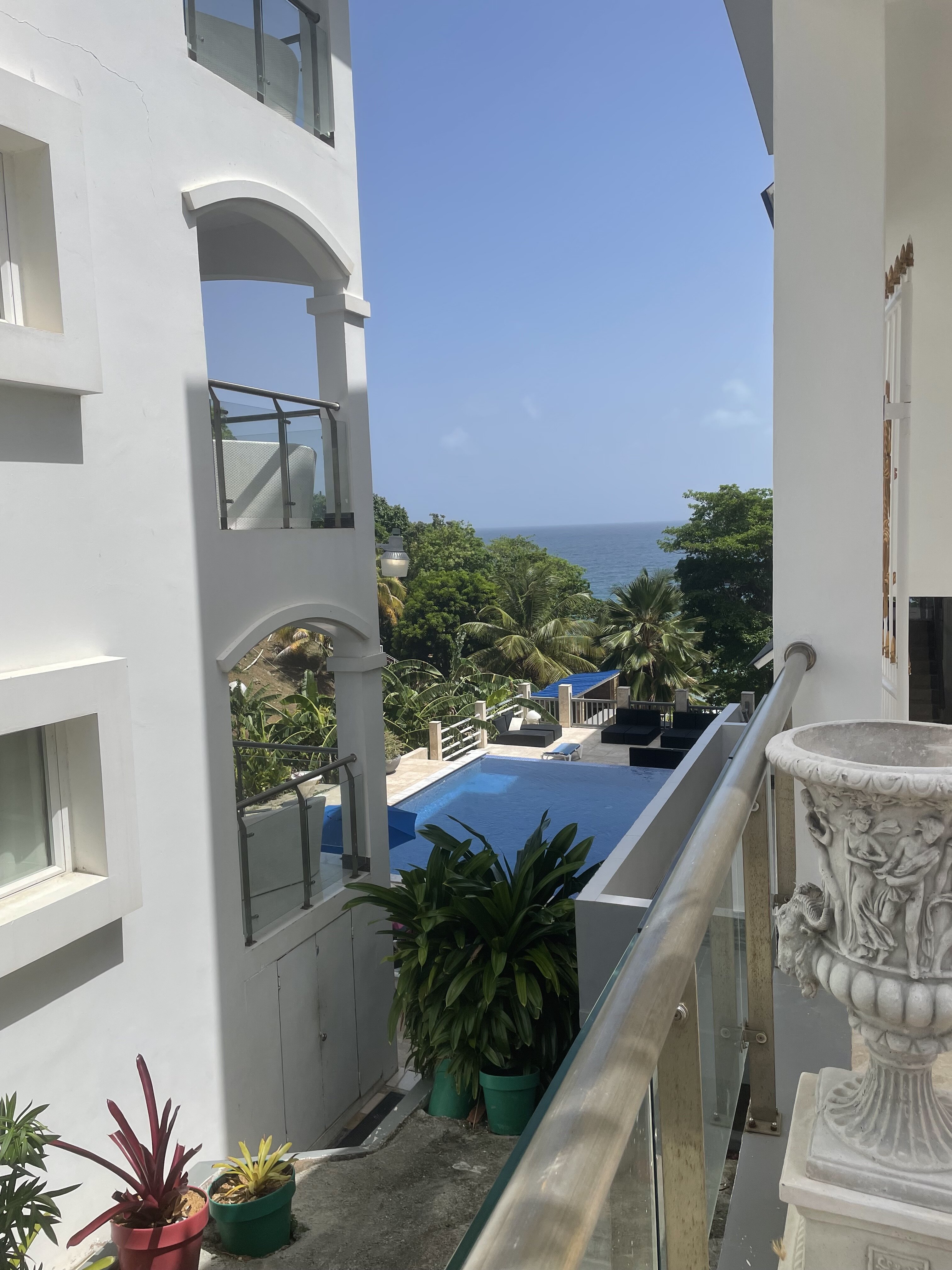 Half Moon Blue Hotel-官方