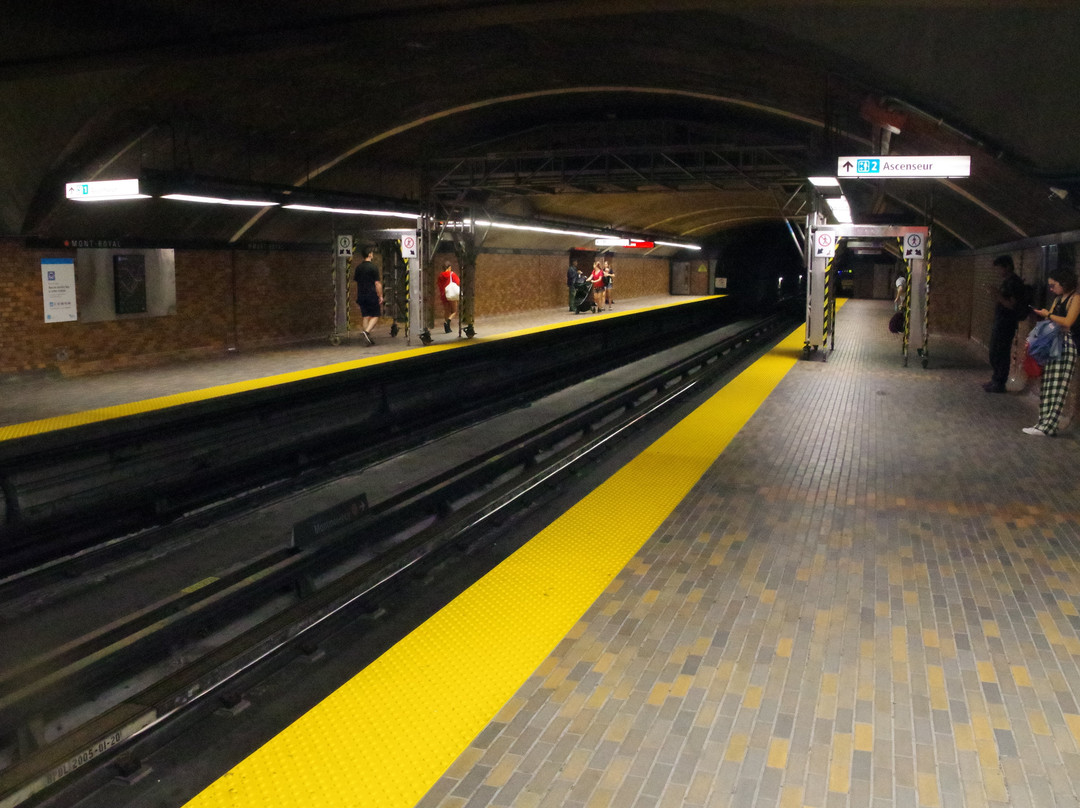 Montreal Metro-蒙特利尔必去景点