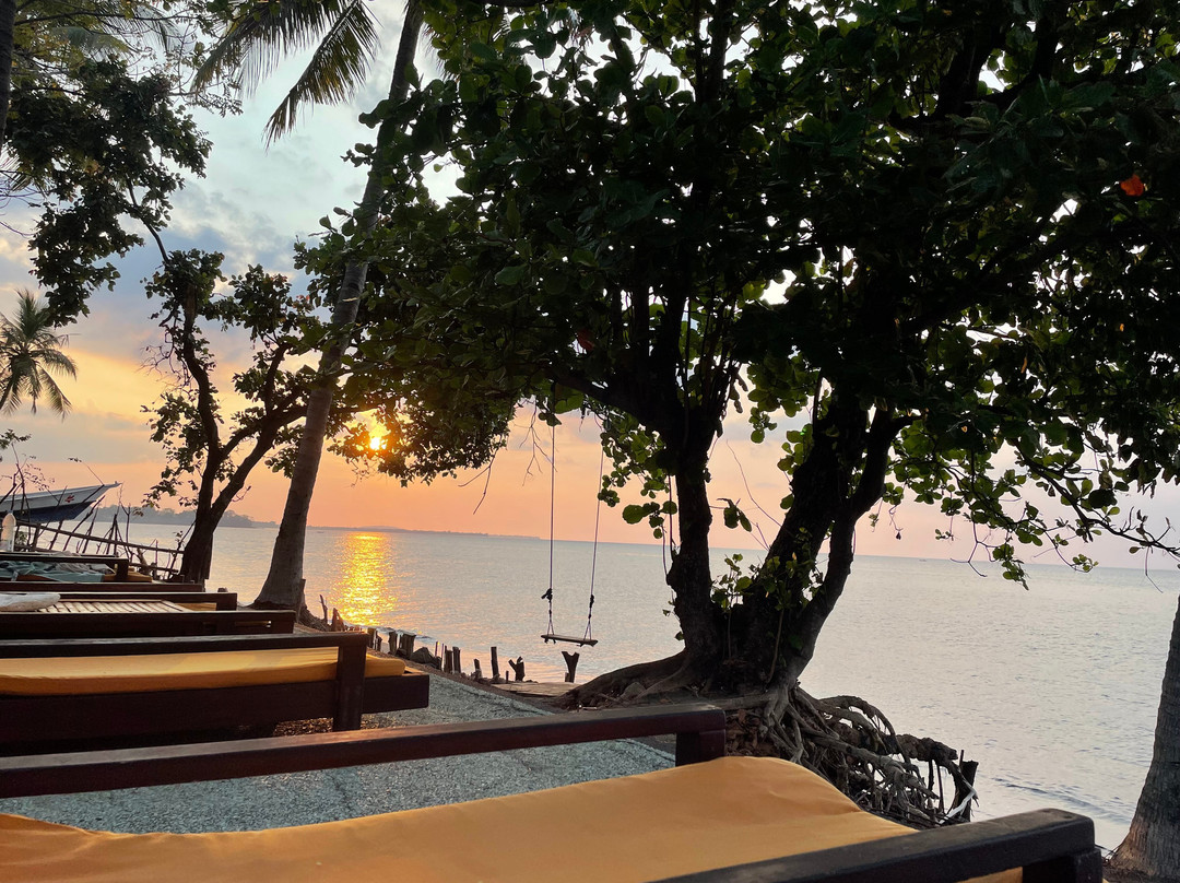 林加尼海滩生态度假酒店主图