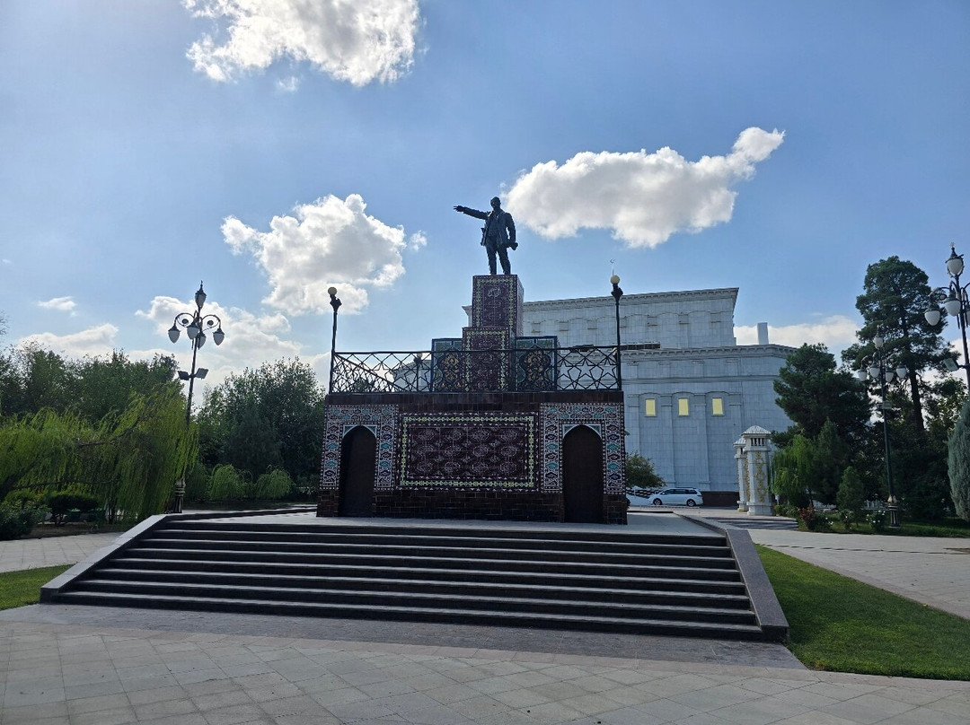 Statue of Lenin