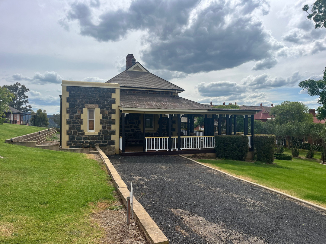 Hermitage Hill主图