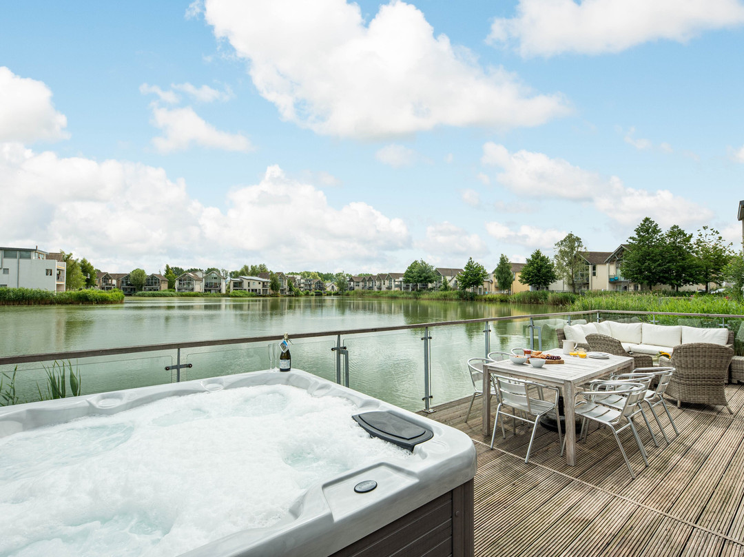 Lower Mill Estate主图