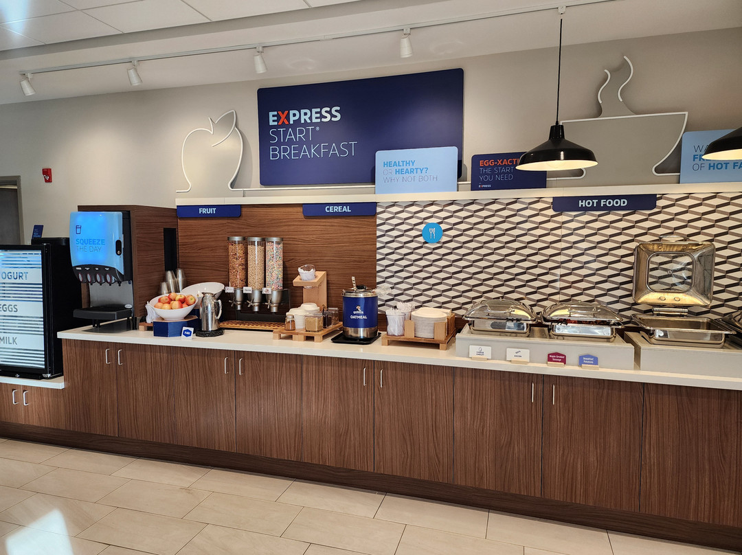 Holiday Inn Express & Suites Tomah By IHG主图