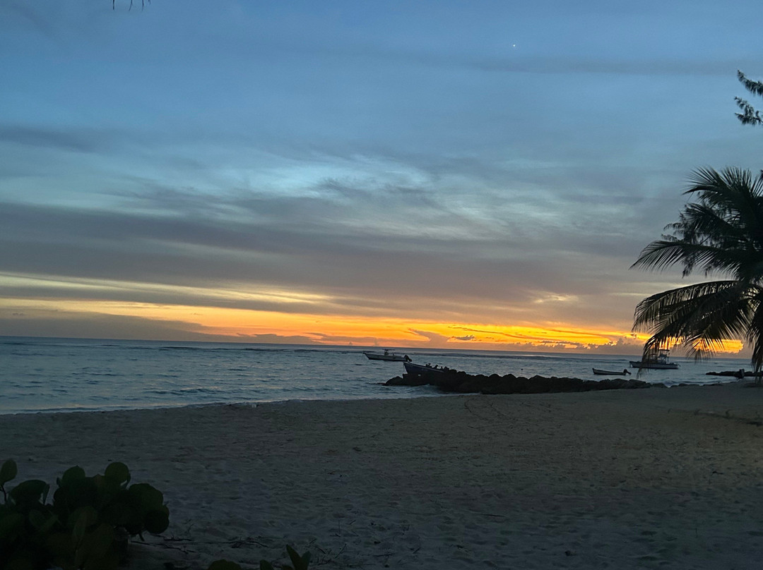 Time Out Hotel主图