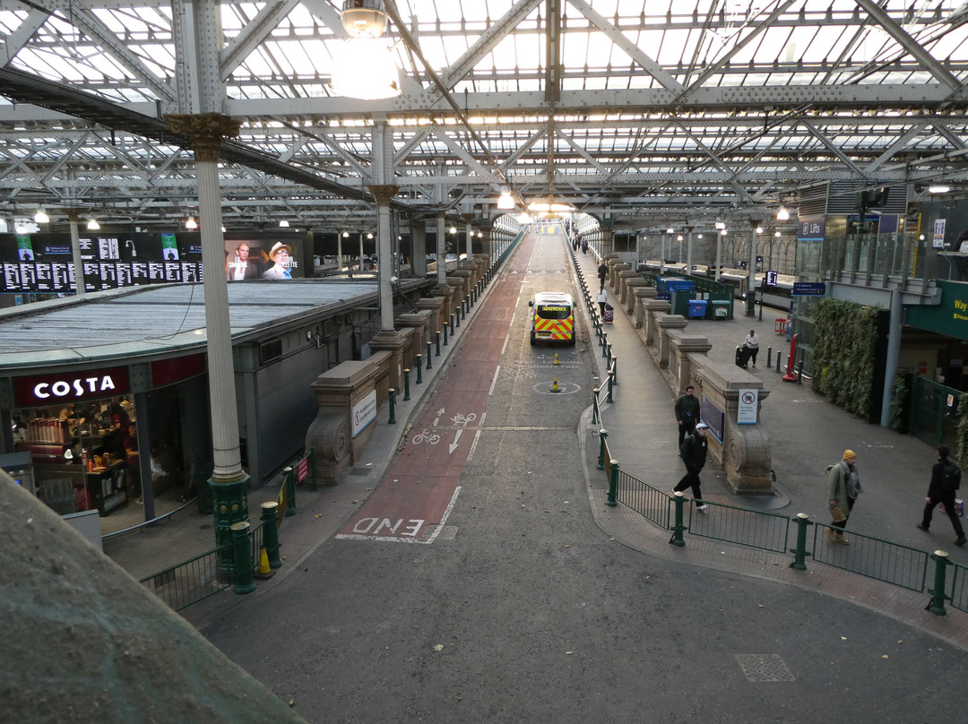 Edinburgh Waverley Station景点图片