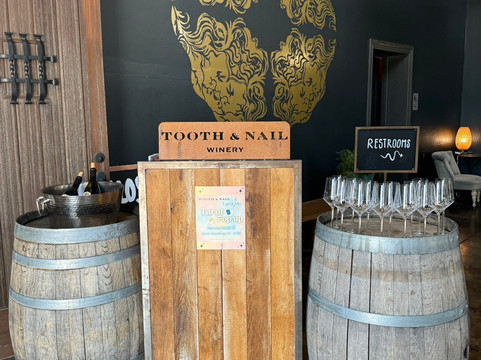 Tooth and Nail Winery-帕索罗布尔斯必去景点