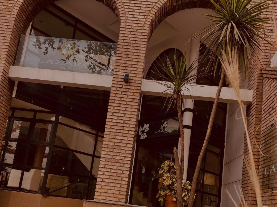 Hotel Lazaro