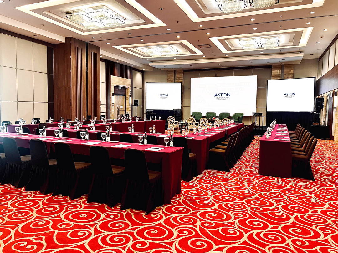 阿斯顿特洛皮卡纳广场酒店主图