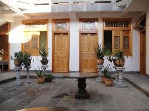 梁河县酒店住宿-宏辉楼客栈